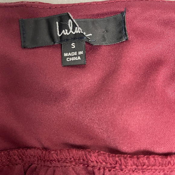 LULU'S SZ S Blissfully Burgundy Jacquard Short Sleeve Belted Wrap Midi Dress B44 - Picture 5 of 10